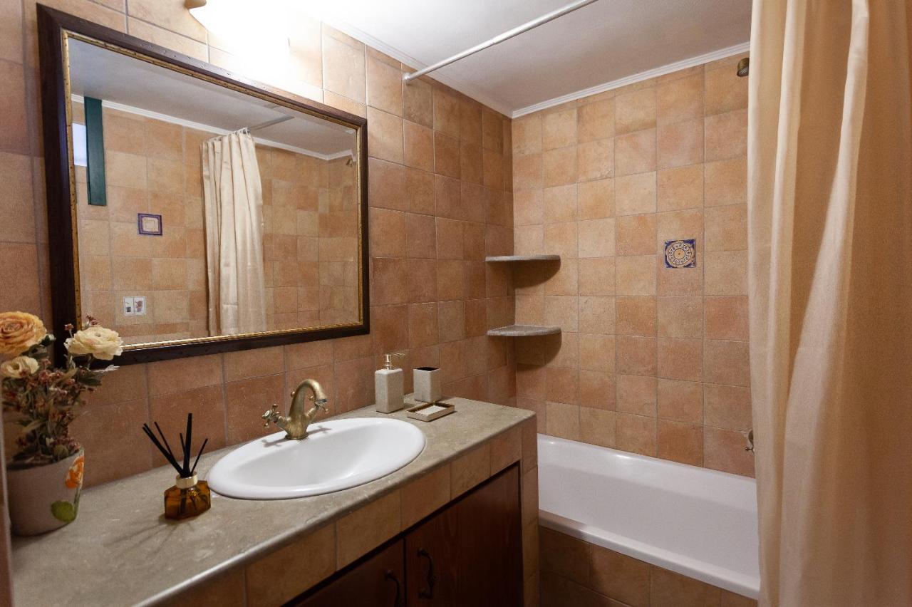 Batu Vacation House Monólithosz Kültér fotó