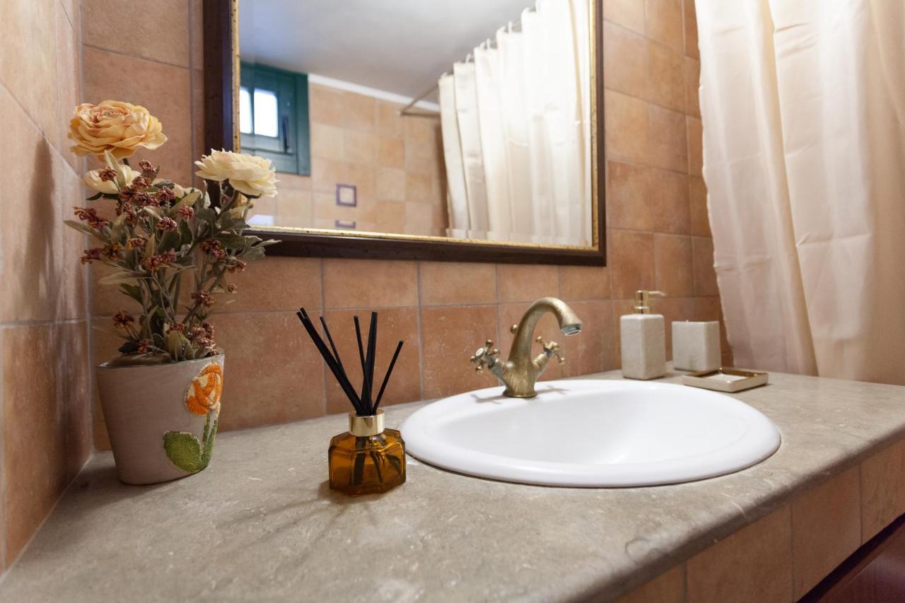 Batu Vacation House Monólithosz Kültér fotó